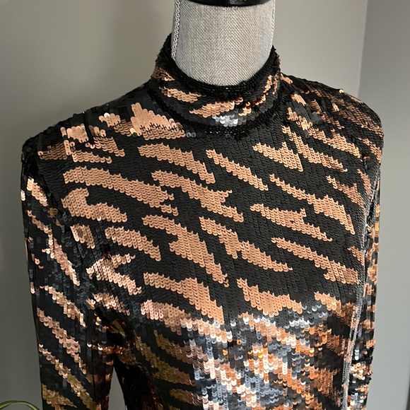 Mark & John after 5 sequin dress - Picture 5 of 7